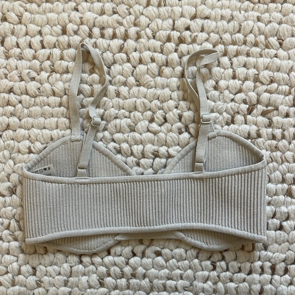 Babaton Ribbed Gray Bralette - Picture 3 of 3